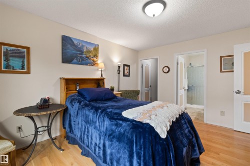 #1 10 Grange Dr, St. Albert, AB - Indoor Photo Showing Bedroom