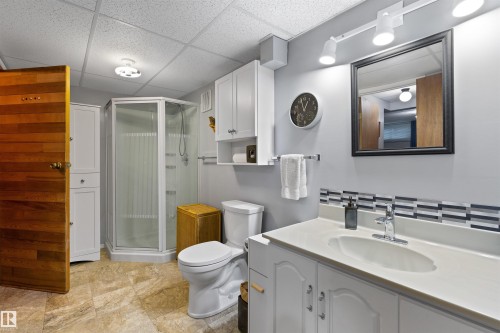 #1 10 Grange Dr, St. Albert, AB - Indoor Photo Showing Bathroom