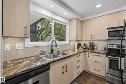 3522 42 Street NW  Edmonton, AB T6L 5A1