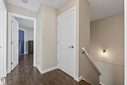 3522 42 Street Nw, Edmonton, AB - Indoor Photo Showing Other Room
