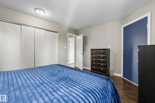 3522 42 Street Nw, Edmonton, AB - Indoor Photo Showing Bedroom