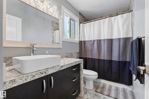 3522 42 Street Nw, Edmonton, AB - Indoor Photo Showing Bathroom
