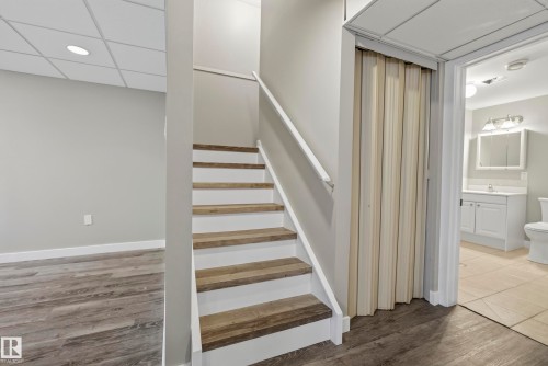3522 42 Street Nw, Edmonton, AB - Indoor Photo Showing Other Room