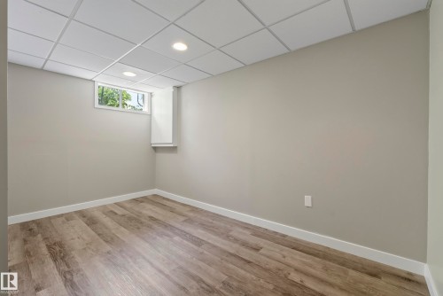 3522 42 Street Nw, Edmonton, AB - Indoor Photo Showing Other Room