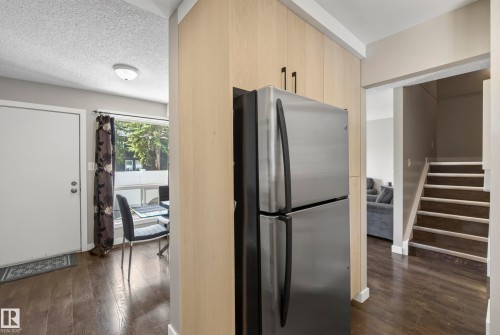 3522 42 Street Nw, Edmonton, AB - Indoor