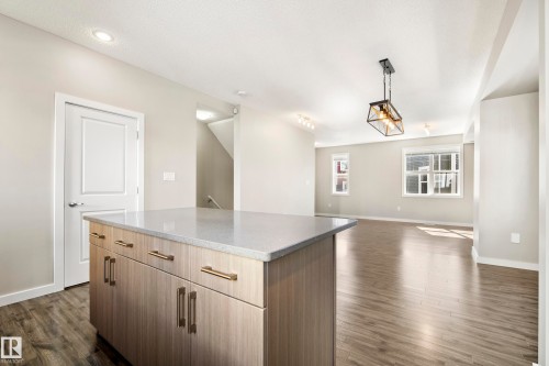 #82 2803 James Mowatt Trail Sw, Edmonton, AB - Indoor