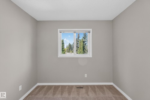2 Woodside Crescent, Spruce Grove, AB - Indoor Photo Showing Other Room