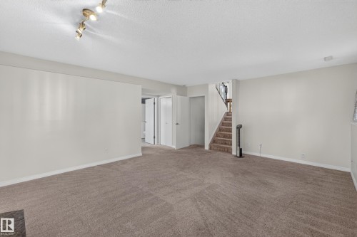 2 Woodside Crescent, Spruce Grove, AB - Indoor Photo Showing Other Room