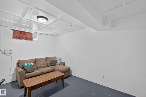 2 Woodside Crescent, Spruce Grove, AB - Indoor Photo Showing Other Room