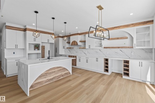 5 Mockingbird Crescent, Fort Saskatchewan, AB - Indoor Photo Showing Kitchen With Upgraded Kitchen