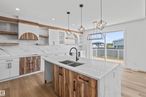 5 Mockingbird Crescent, Fort Saskatchewan, AB - Indoor Photo Showing Kitchen With Double Sink With Upgraded Kitchen