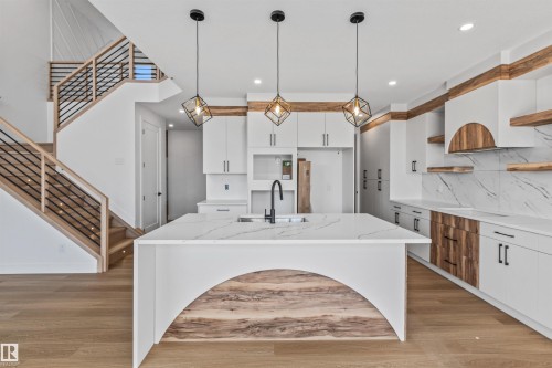 5 Mockingbird Crescent, Fort Saskatchewan, AB - Indoor Photo Showing Kitchen With Upgraded Kitchen
