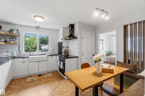 11840 St Albert Trail Nw, Edmonton, AB - Indoor