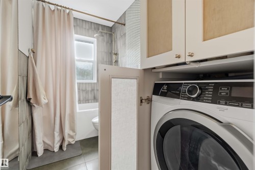 11840 St Albert Trail Nw, Edmonton, AB - Indoor Photo Showing Laundry Room