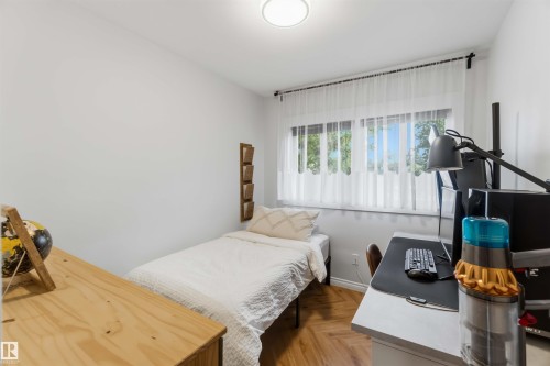 11840 St Albert Trail Nw, Edmonton, AB - Indoor Photo Showing Bedroom