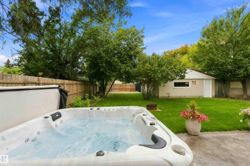11840 St Albert Trail Nw, Edmonton, AB - Outdoor With Backyard