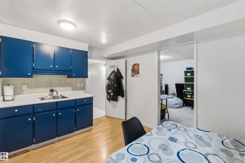 11840 St Albert Trail Nw, Edmonton, AB - Indoor