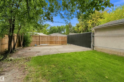 11840 St Albert Trail Nw, Edmonton, AB - Outdoor