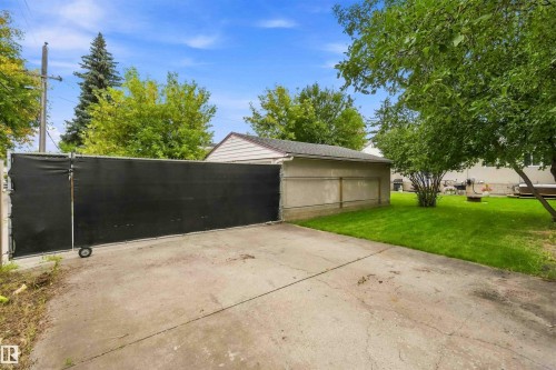 11840 St Albert Trail Nw, Edmonton, AB - Outdoor