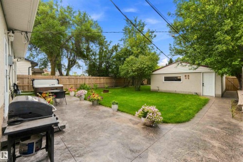 11840 St Albert Trail Nw, Edmonton, AB - Outdoor