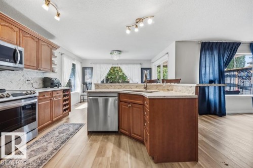22 Bonin, Beaumont, AB - Indoor Photo Showing Kitchen