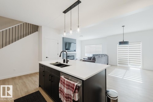 6411 27 Avenue Sw, Edmonton, AB - Indoor Photo Showing Kitchen With Double Sink