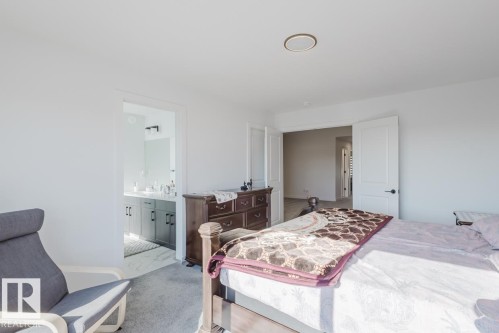 6411 27 Avenue Sw, Edmonton, AB - Indoor Photo Showing Bedroom
