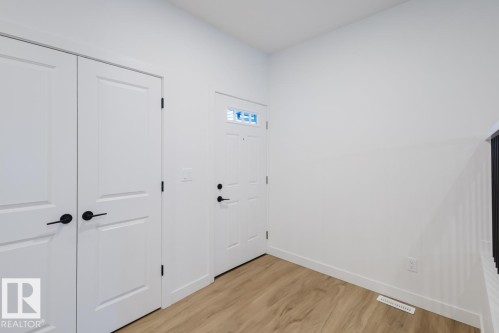 6411 27 Avenue Sw, Edmonton, AB - Indoor Photo Showing Other Room