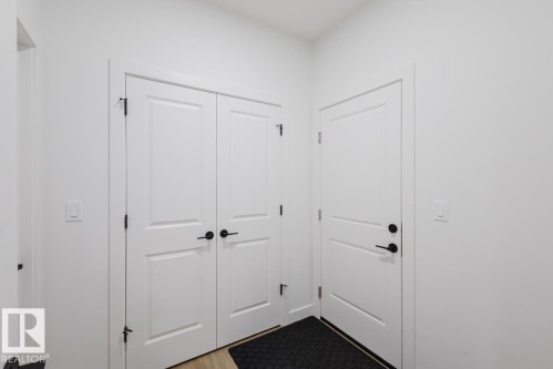 6411 27 Avenue Sw, Edmonton, AB - Indoor Photo Showing Other Room