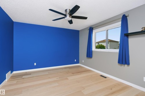 4120 50 Street, Gibbons, AB - Indoor Photo Showing Other Room