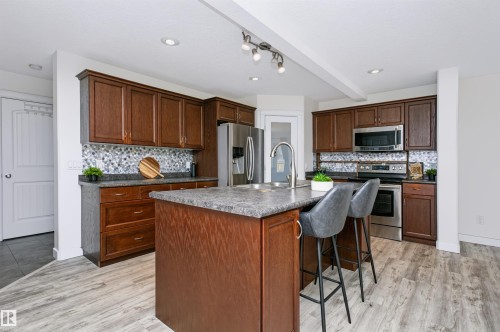 4120 50 Street, Gibbons, AB - Indoor Photo Showing Kitchen