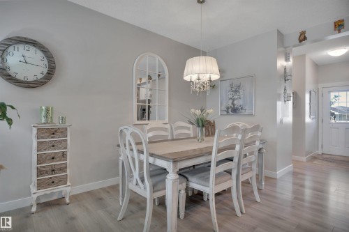 648 Orchards Boulevard Sw, Edmonton, AB - Indoor Photo Showing Dining Room