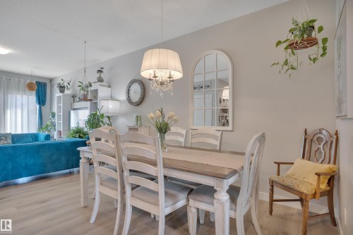 648 Orchards Boulevard Sw, Edmonton, AB - Indoor Photo Showing Dining Room