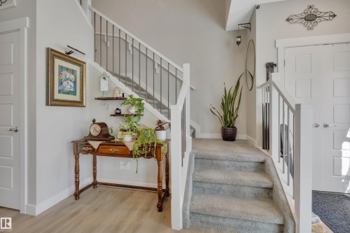 648 Orchards Boulevard Sw, Edmonton, AB - Indoor Photo Showing Other Room