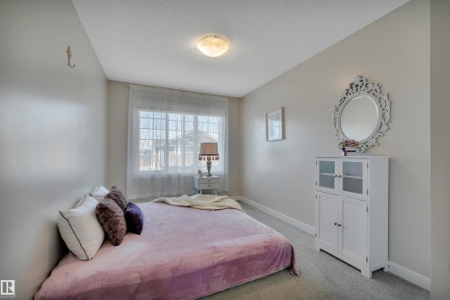 648 Orchards Boulevard Sw, Edmonton, AB - Indoor Photo Showing Bedroom