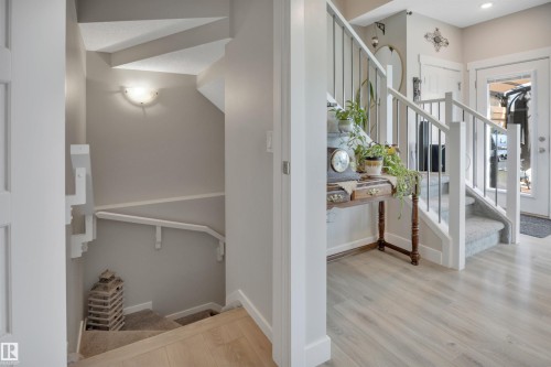 648 Orchards Boulevard Sw, Edmonton, AB - Indoor Photo Showing Other Room
