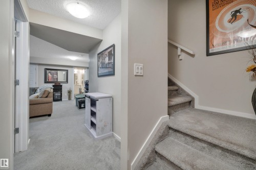 648 Orchards Boulevard Sw, Edmonton, AB - Indoor Photo Showing Other Room