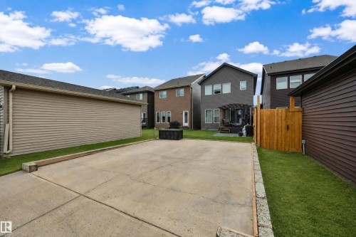 648 Orchards Boulevard Sw, Edmonton, AB - Outdoor