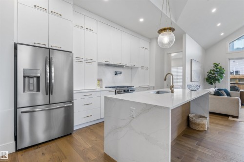 110 Edgefield Way, St. Albert, AB - Indoor Photo Showing Kitchen With Stainless Steel Kitchen With Upgraded Kitchen