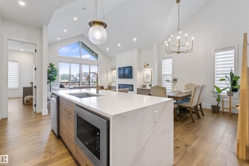 110 Edgefield Way, St. Albert, AB - Indoor Photo Showing Kitchen With Upgraded Kitchen