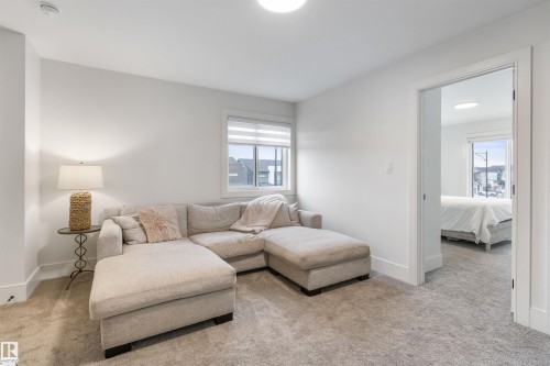110 Edgefield Way, St. Albert, AB - Indoor Photo Showing Living Room