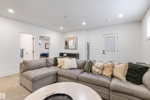 110 Edgefield Way, St. Albert, AB - Indoor Photo Showing Living Room