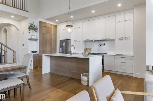 110 Edgefield Way, St. Albert, AB - Indoor Photo Showing Kitchen With Upgraded Kitchen