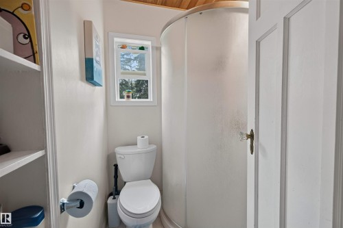 21419 Twp 542, Rural Strathcona County, AB - Indoor Photo Showing Bathroom