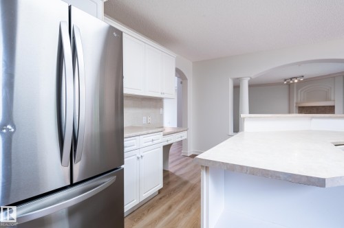 310 Livingstone Court Nw, Edmonton, AB - Indoor Photo Showing Kitchen