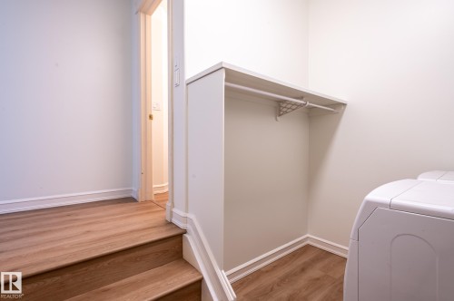 310 Livingstone Court Nw, Edmonton, AB - Indoor