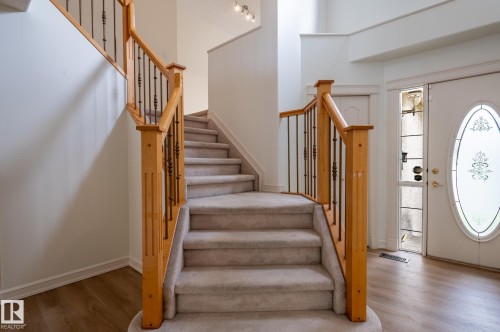310 Livingstone Court Nw, Edmonton, AB - Indoor Photo Showing Other Room