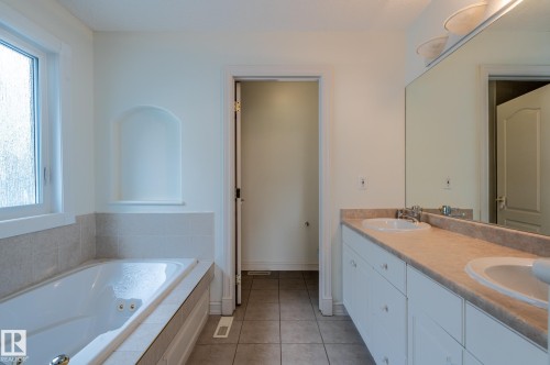 310 Livingstone Court Nw, Edmonton, AB - Indoor Photo Showing Bathroom