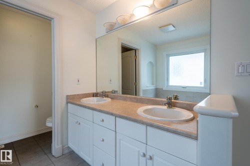 310 Livingstone Court Nw, Edmonton, AB - Indoor Photo Showing Bathroom
