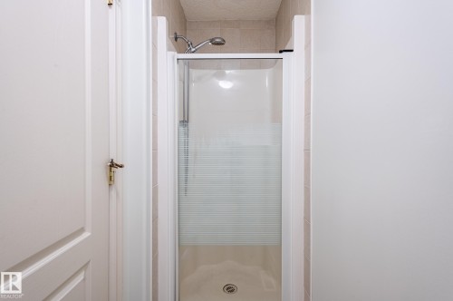 310 Livingstone Court Nw, Edmonton, AB - Indoor Photo Showing Bathroom